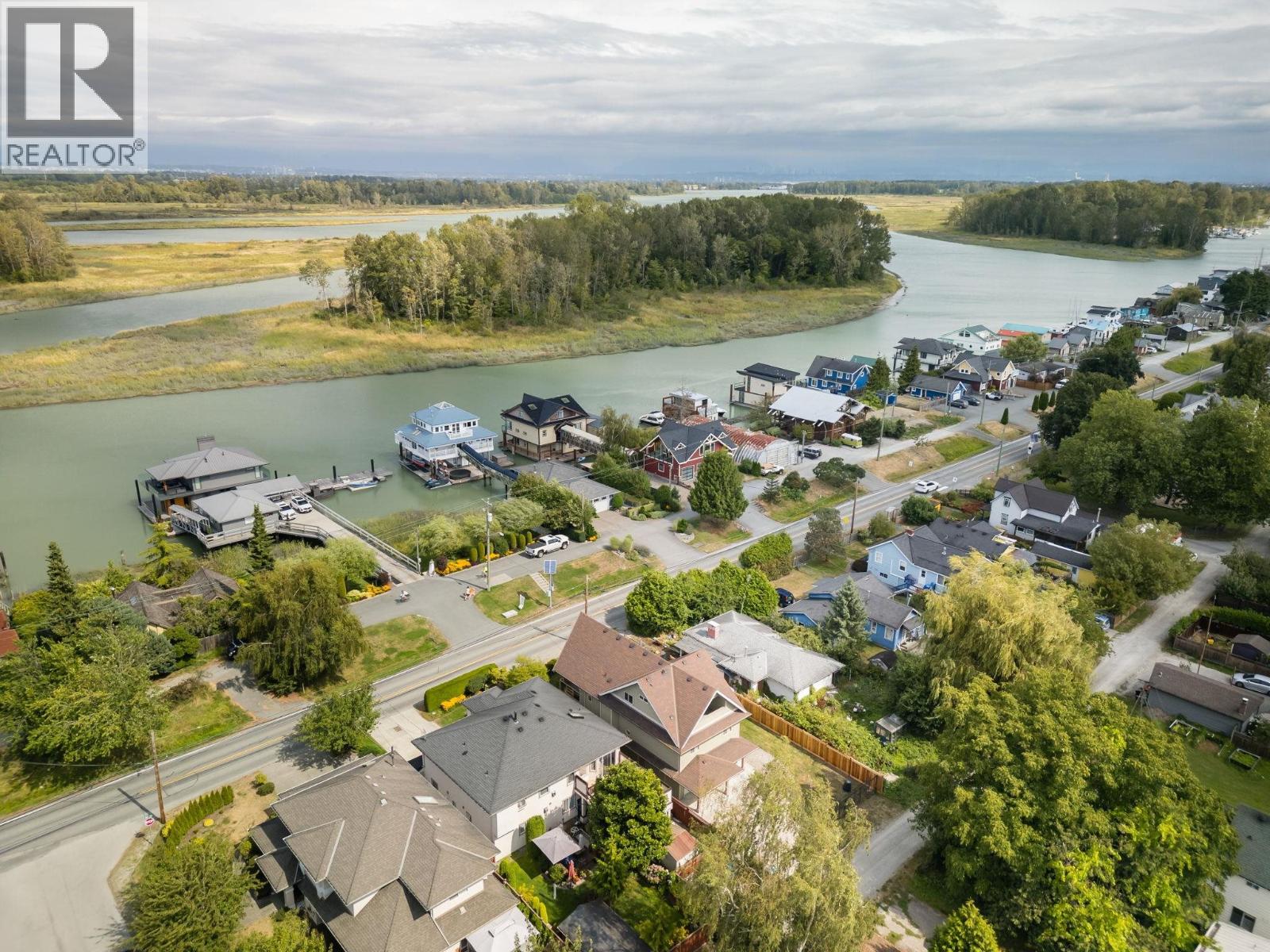 4394 RIVER Road West, Delta