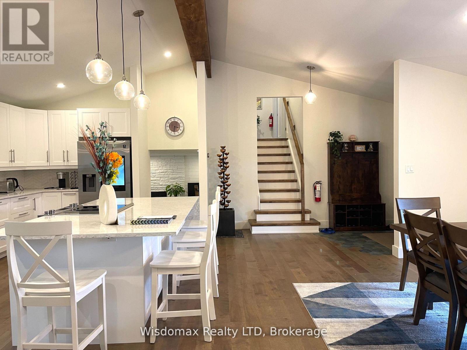 341 LAKESHORE ROAD - 11