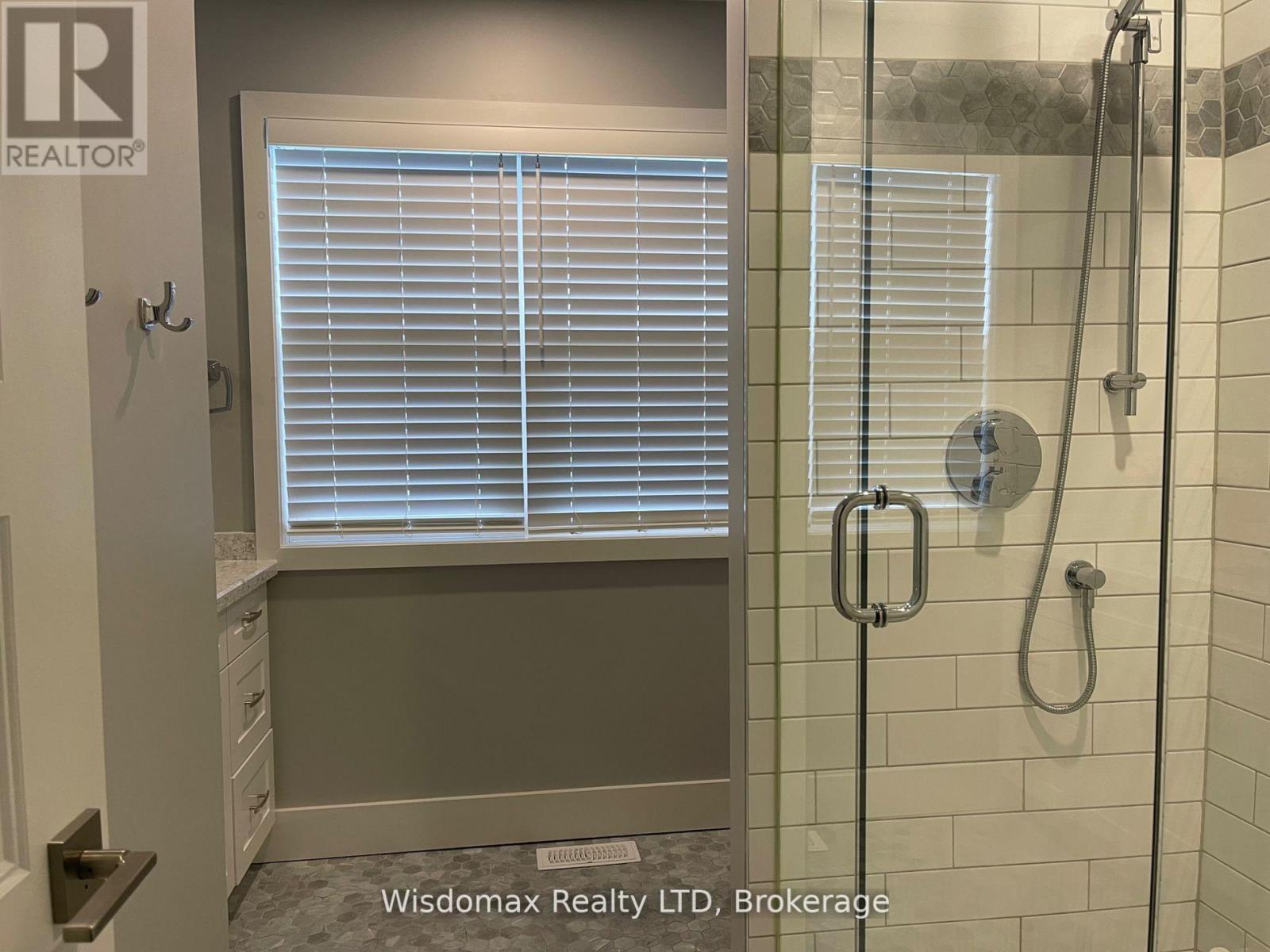 341 LAKESHORE ROAD - 16