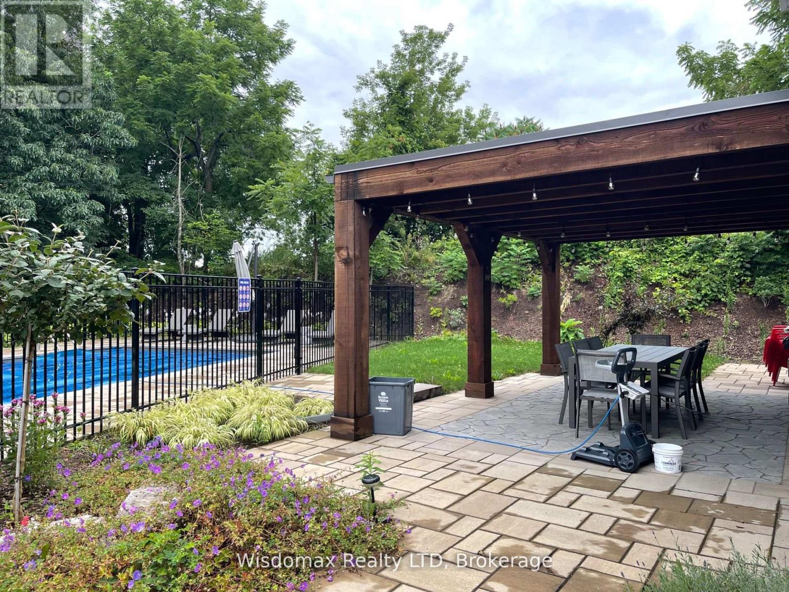 341 LAKESHORE ROAD - 28