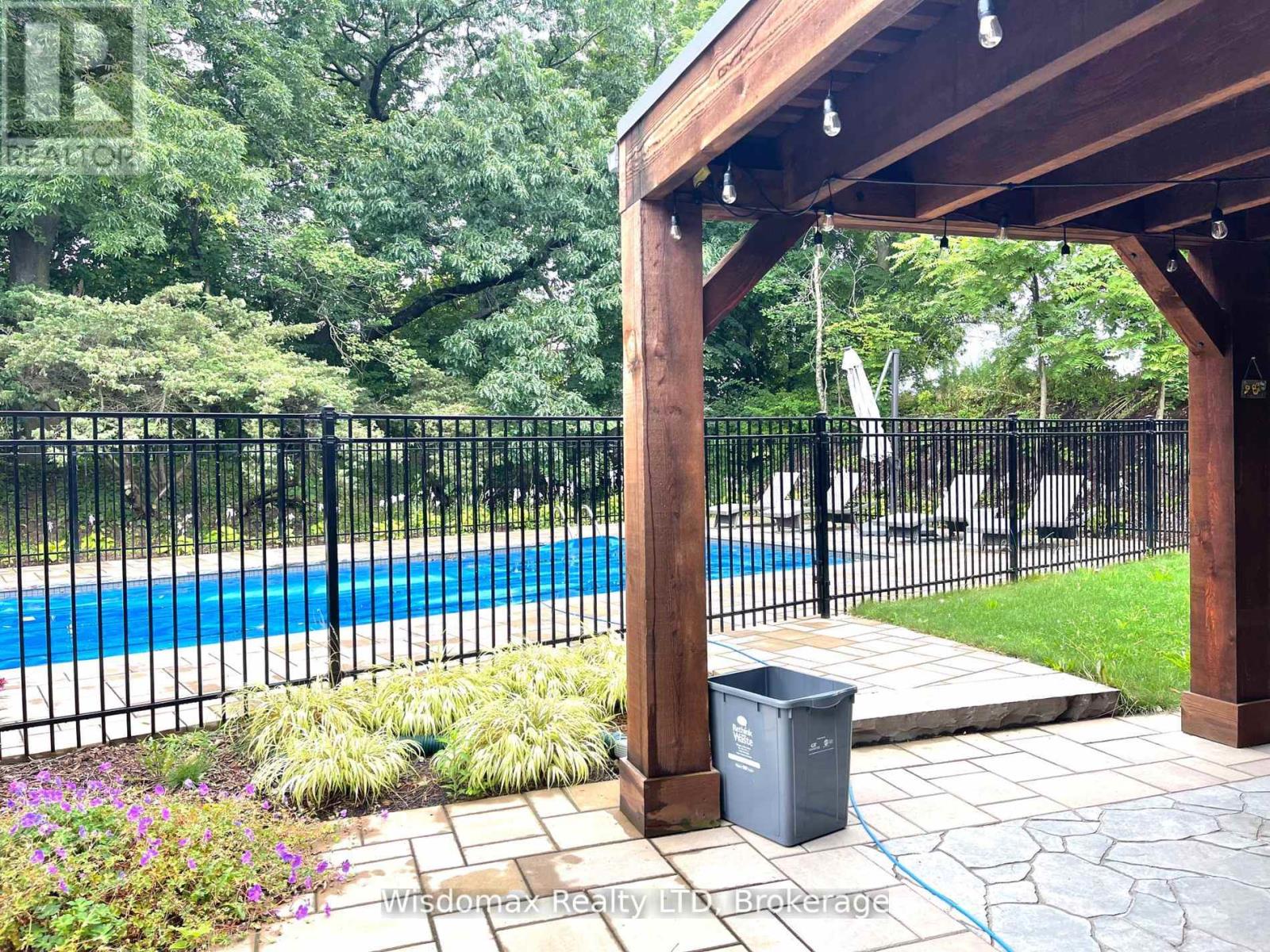 341 LAKESHORE ROAD - 31