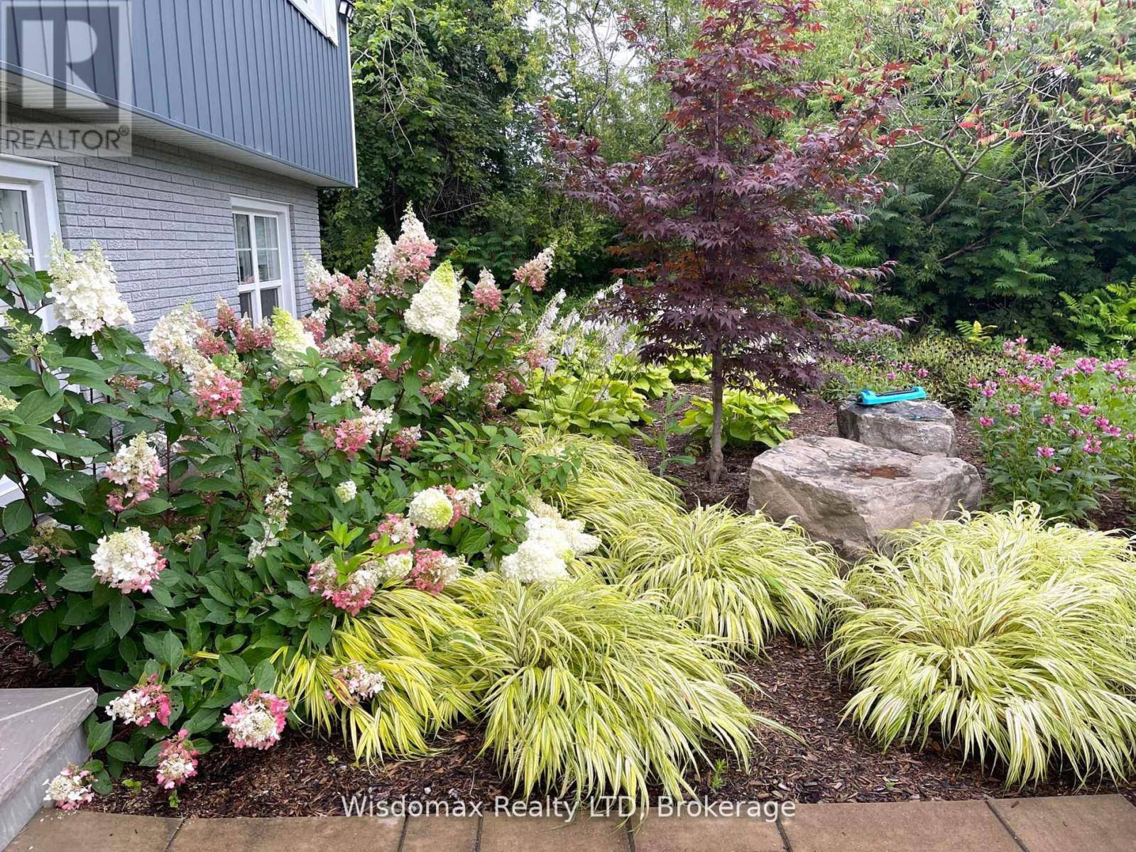 341 LAKESHORE ROAD - 37