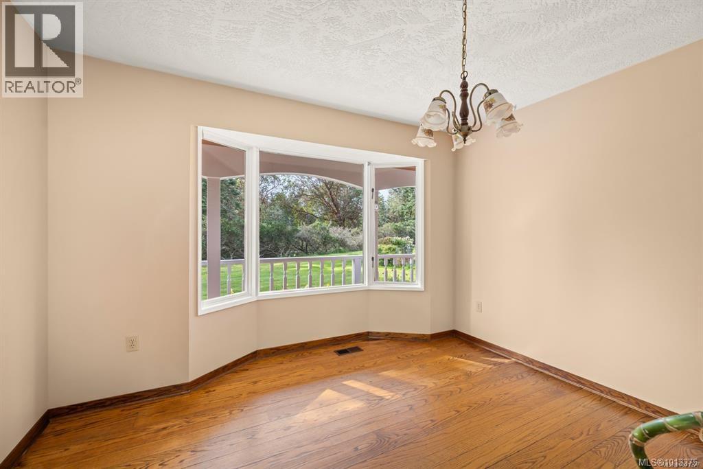 561 Boblaw Pl, Metchosin