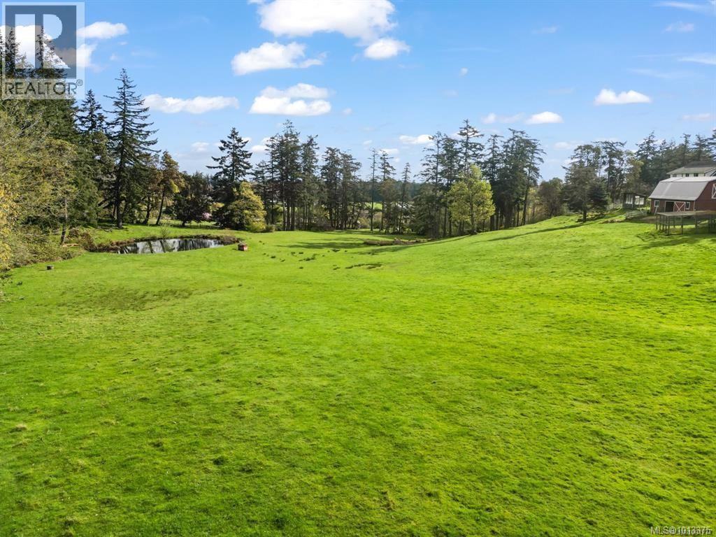 561 Boblaw Pl, Metchosin