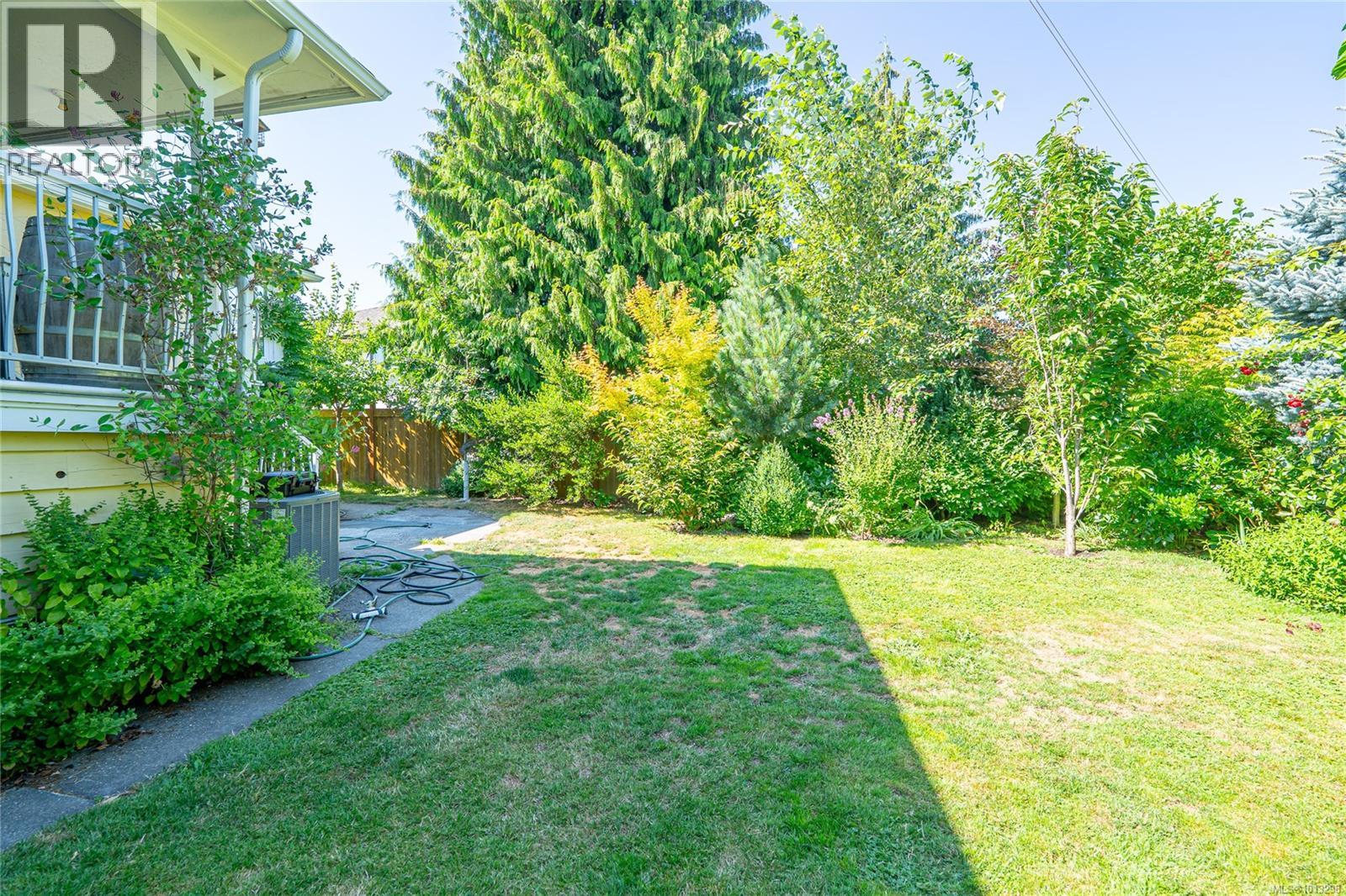  5793 Garden Street, Duncan