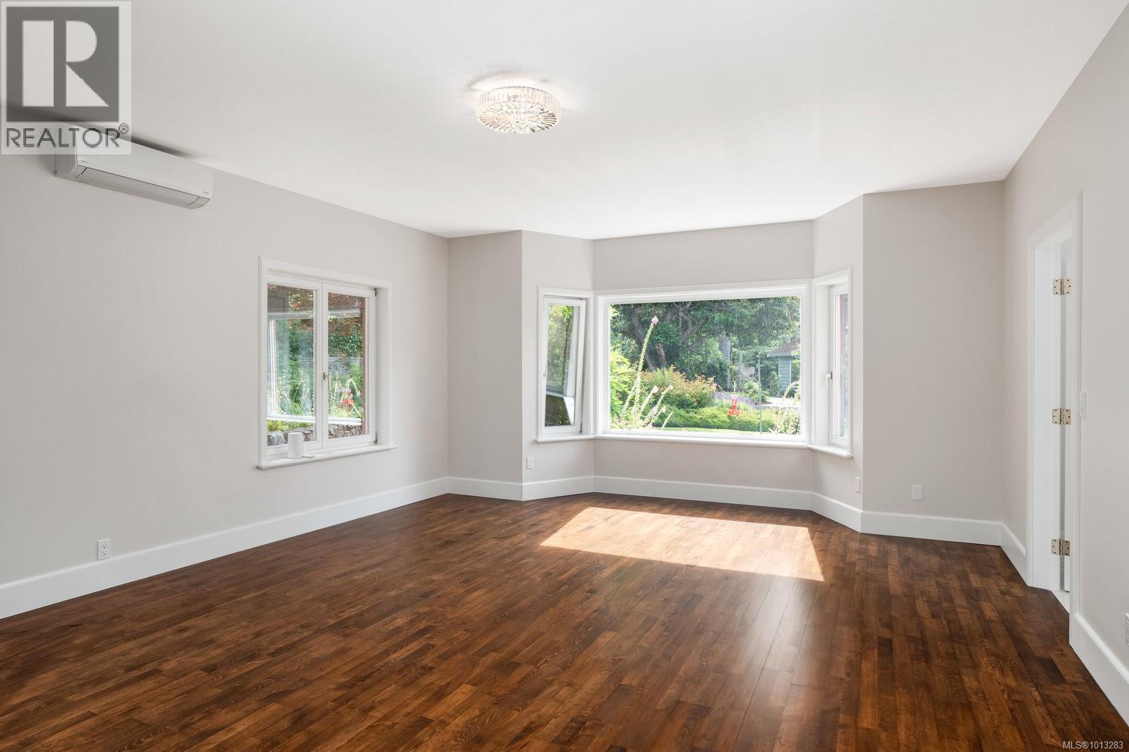  611 Island Road, Oak Bay