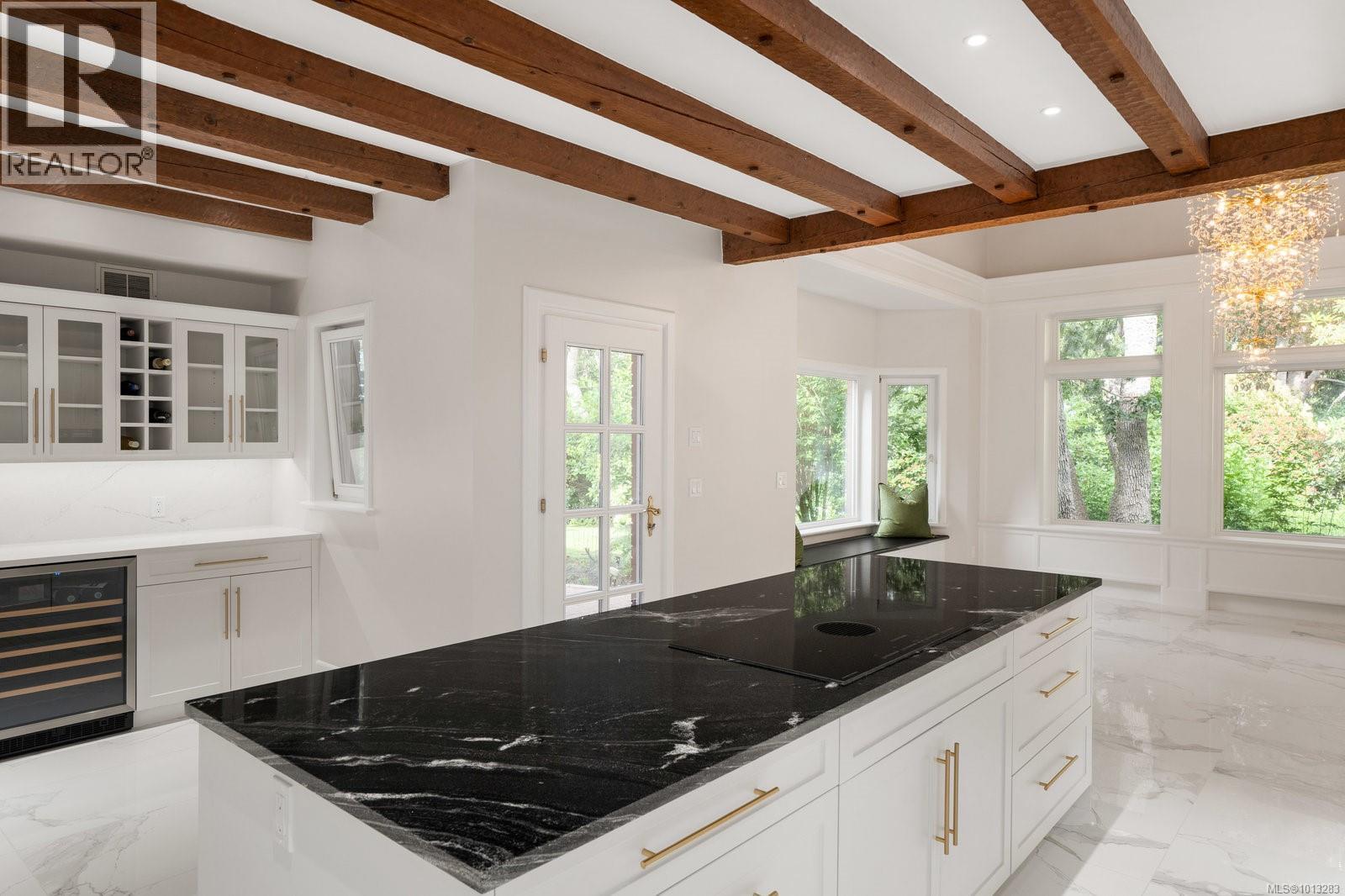  611 Island Road, Oak Bay