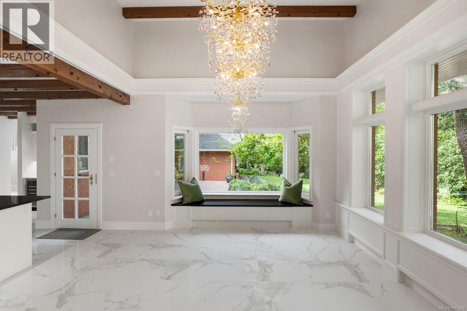  611 Island Road, Oak Bay