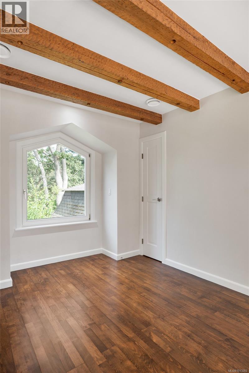  611 Island Road, Oak Bay