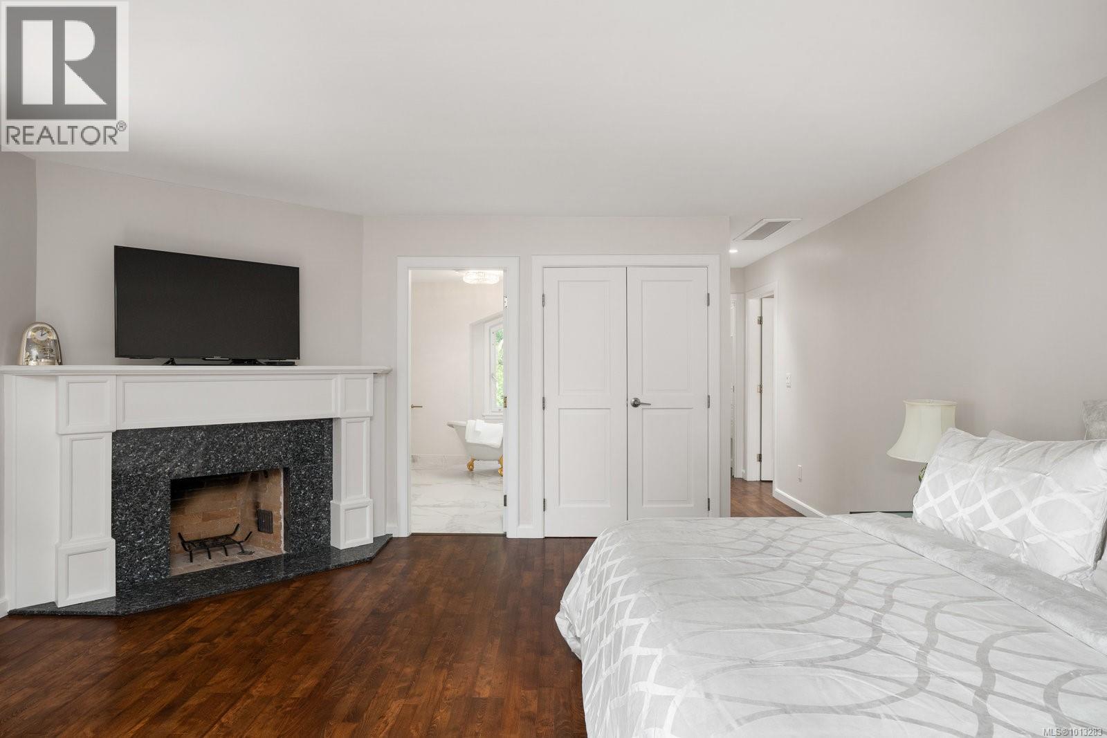  611 Island Road, Oak Bay