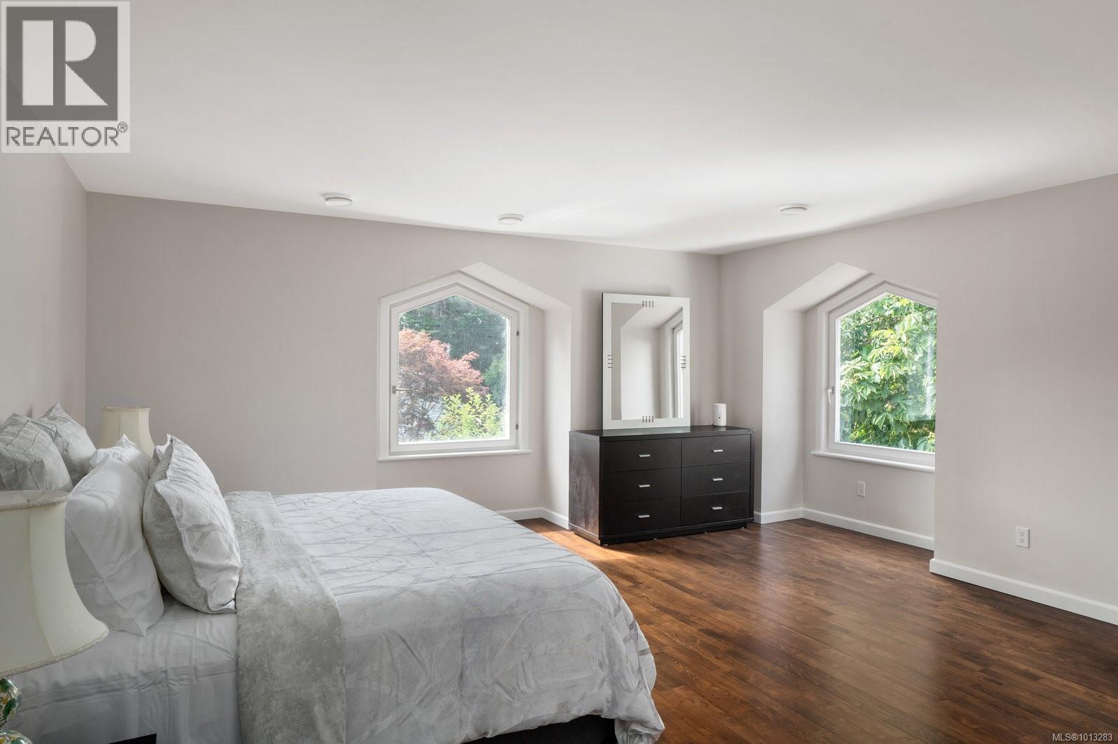  611 Island Road, Oak Bay
