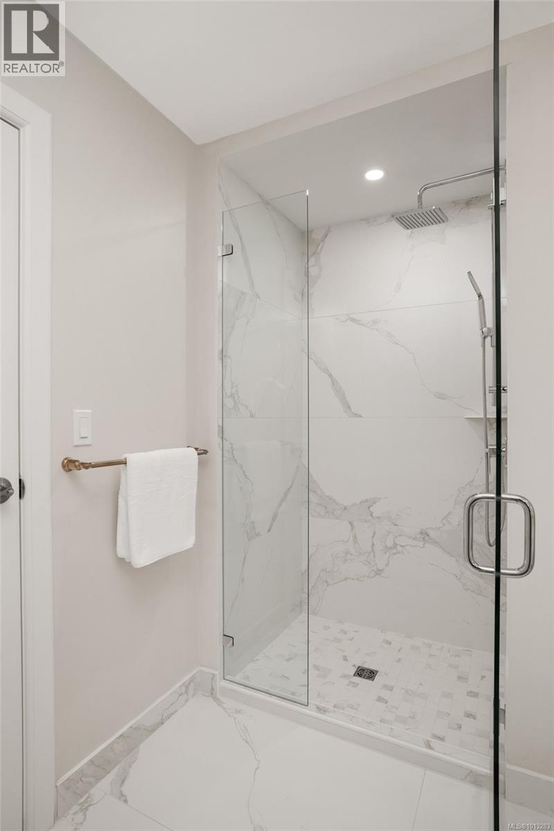  611 Island Road, Oak Bay