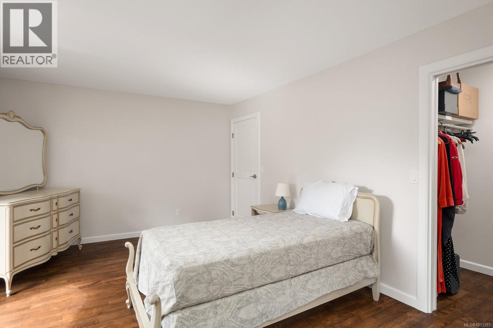  611 Island Road, Oak Bay