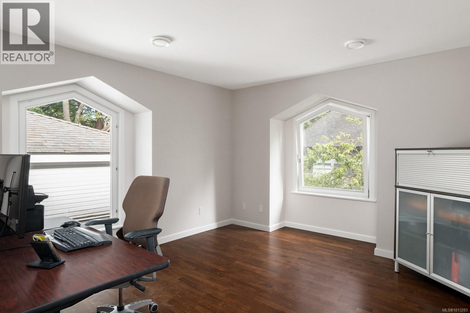  611 Island Road, Oak Bay