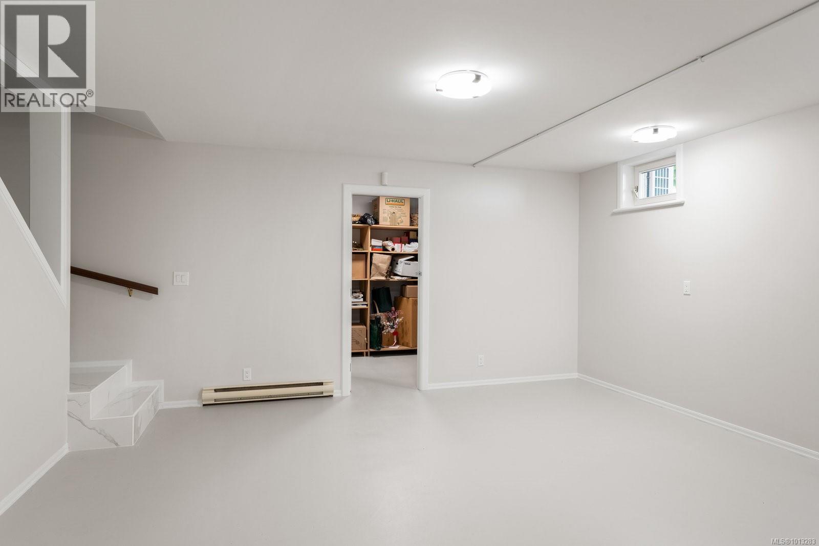  611 Island Road, Oak Bay