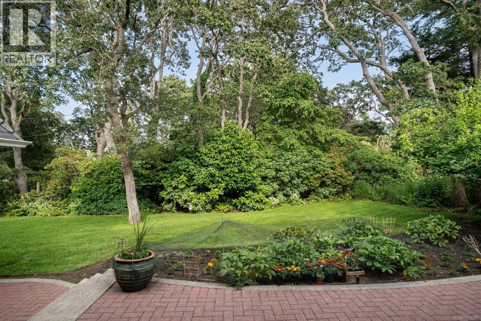  611 Island Road, Oak Bay