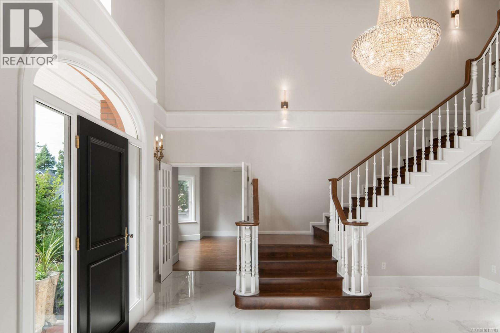  611 Island Road, Oak Bay