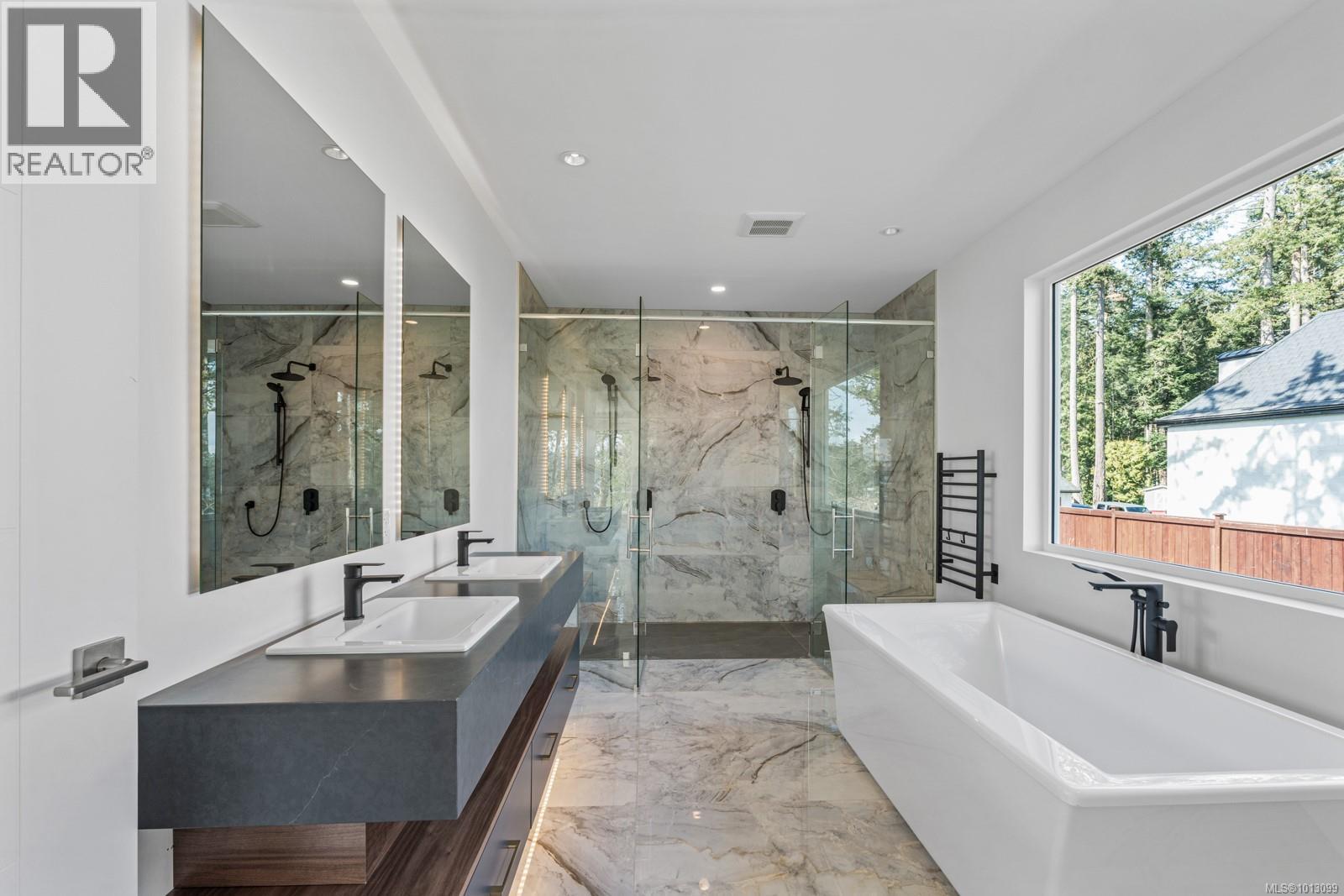 2464 Tryon Rd, North Saanich