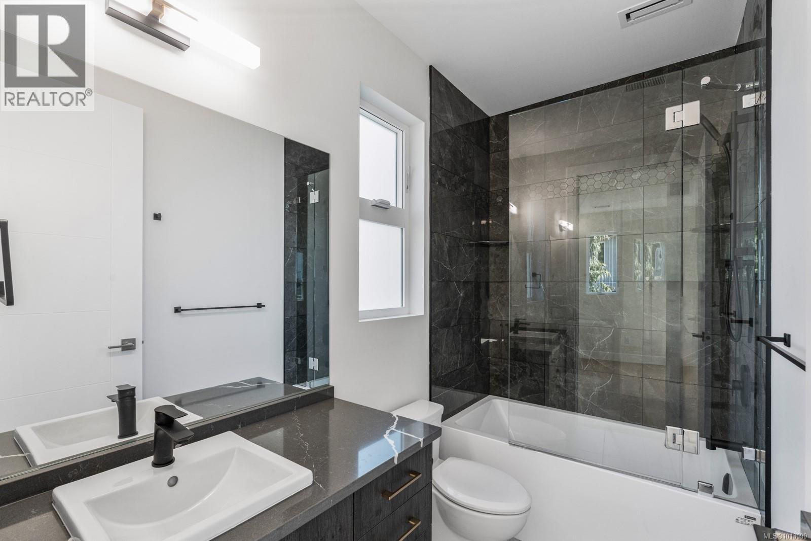 2464 Tryon Rd, North Saanich