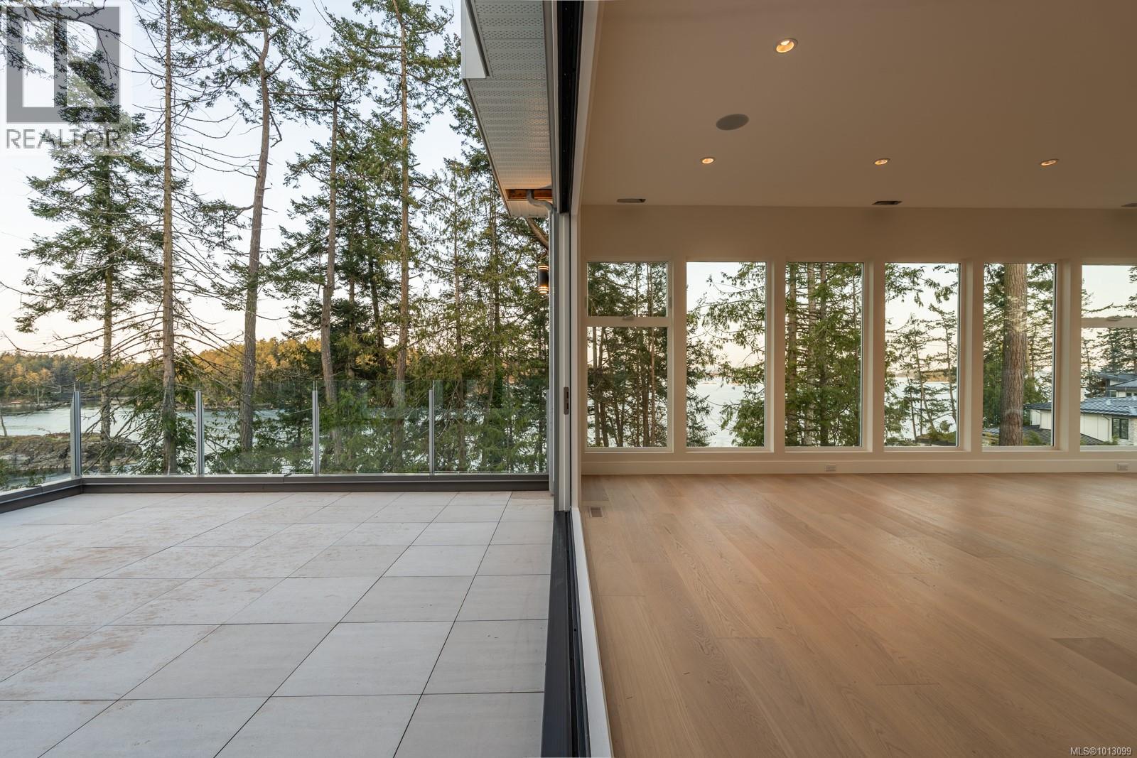2464 Tryon Rd, North Saanich