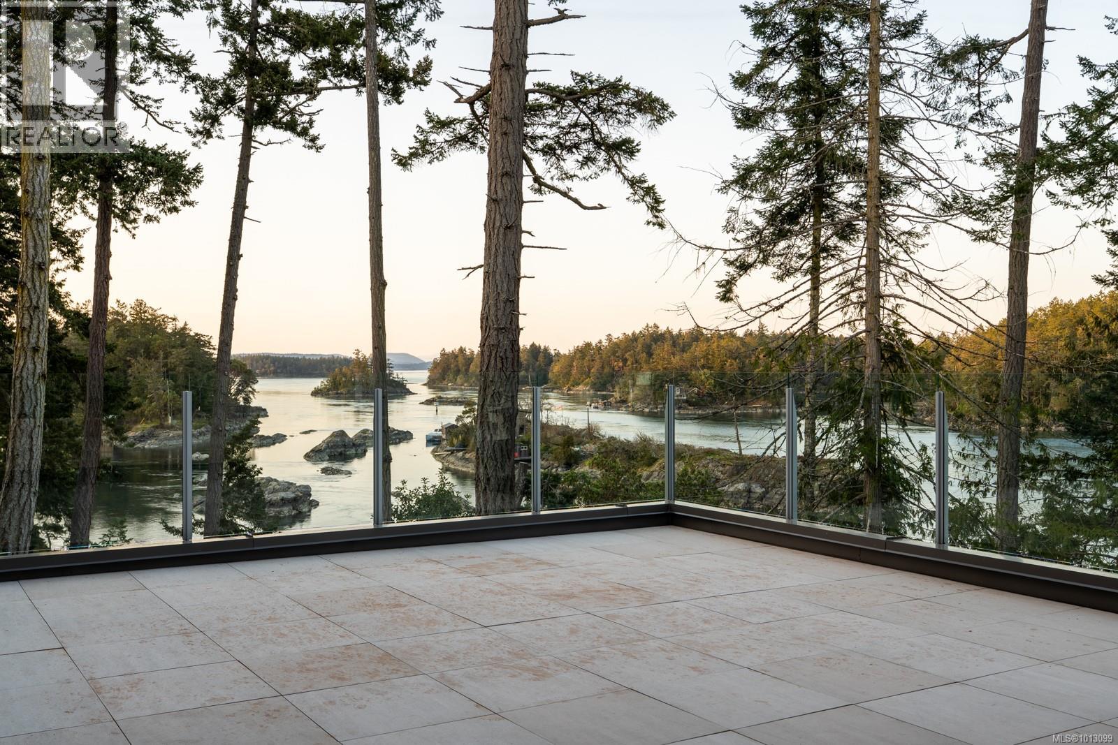 2464 Tryon Rd, North Saanich