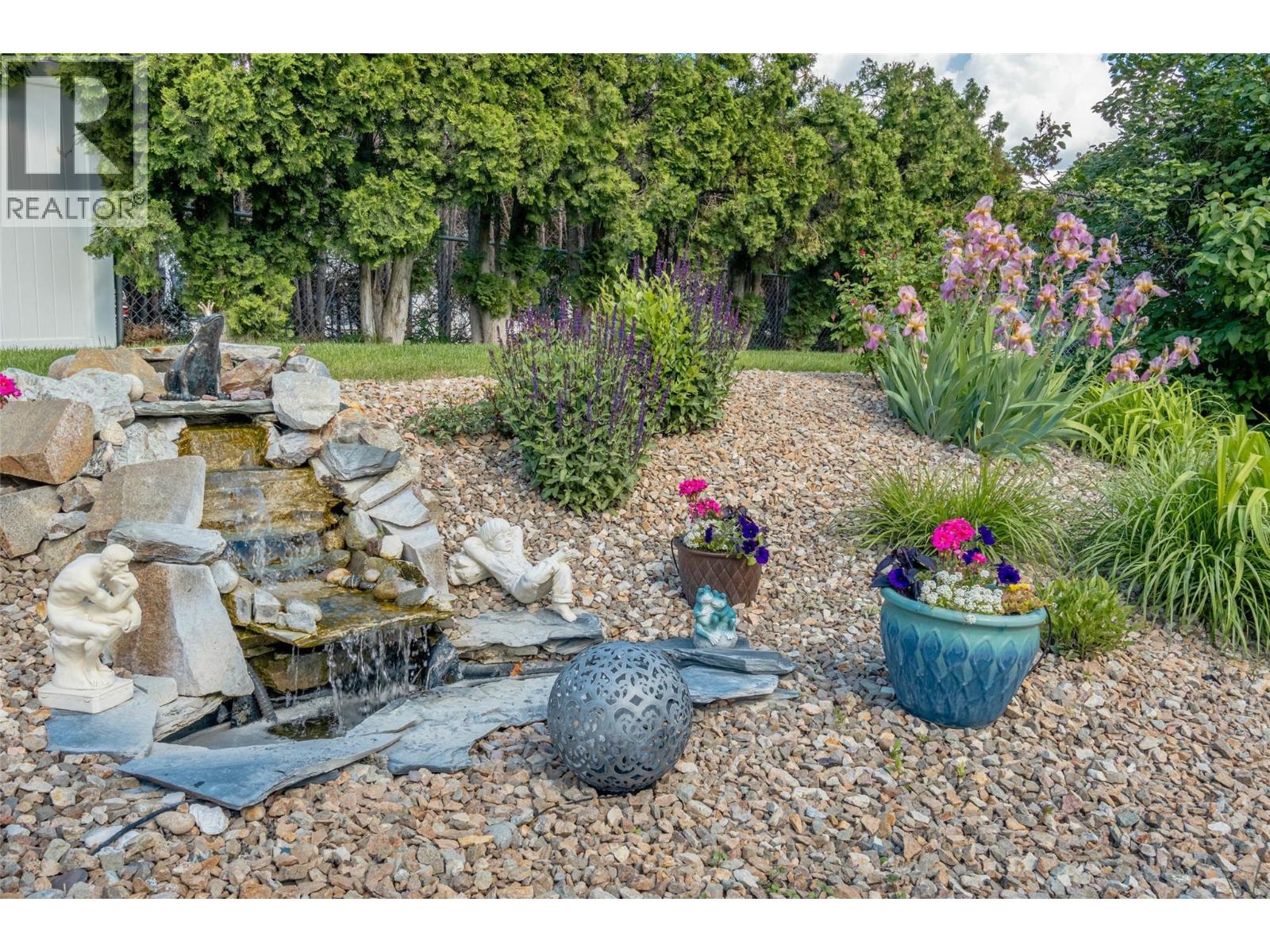 5896 FAIRVIEW Place, Oliver