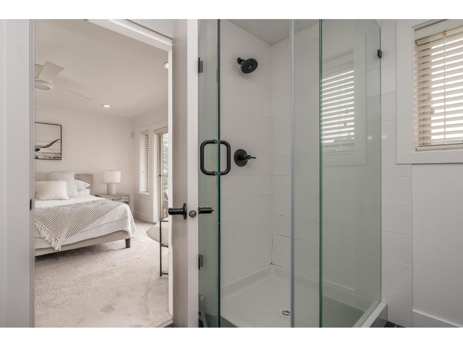 3 1424 EVERALL STREET, White Rock