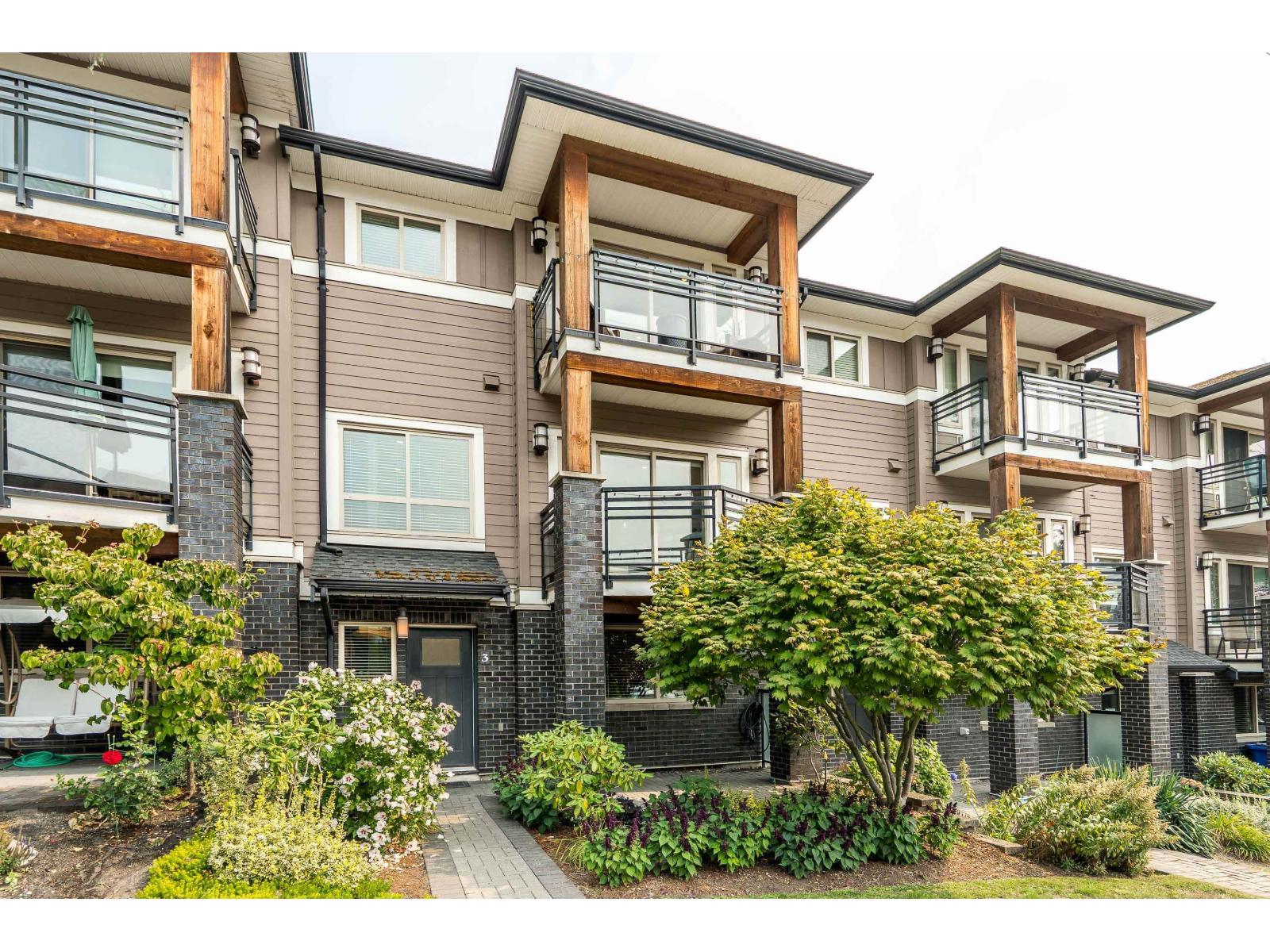 3 1424 EVERALL STREET, White Rock