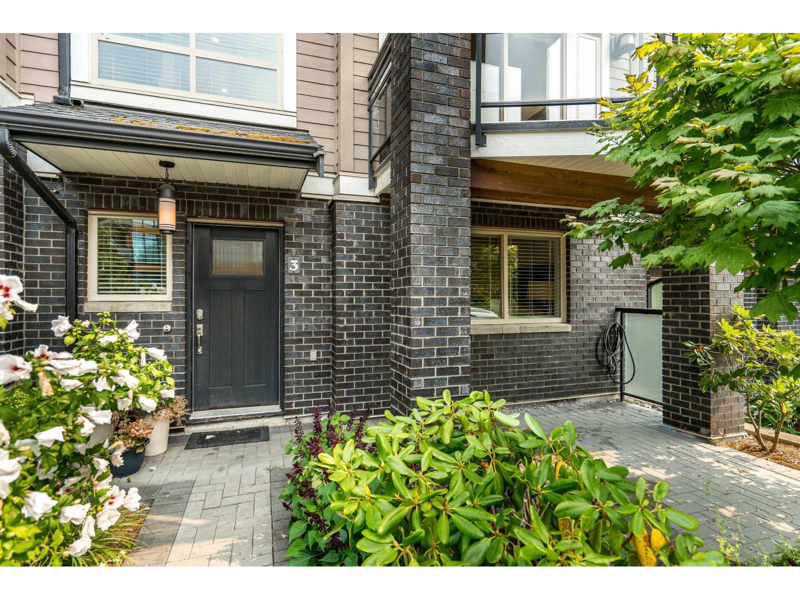 3 1424 EVERALL STREET, White Rock