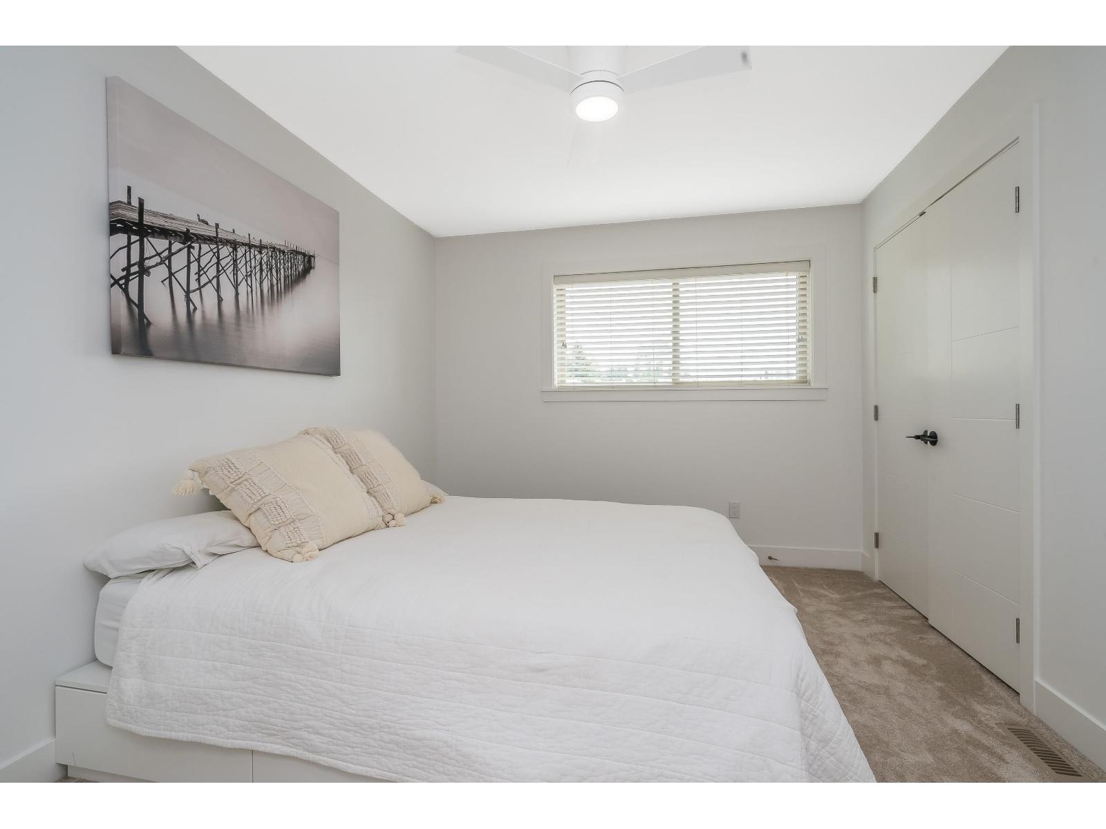3 1424 EVERALL STREET, White Rock