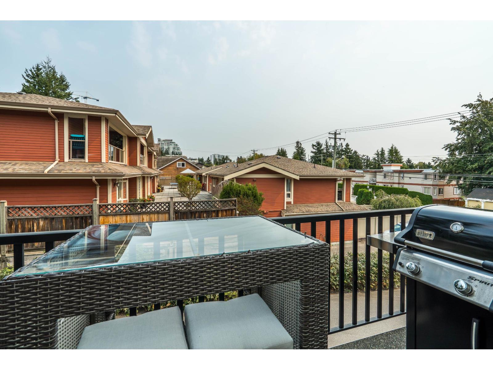3 1424 EVERALL STREET, White Rock
