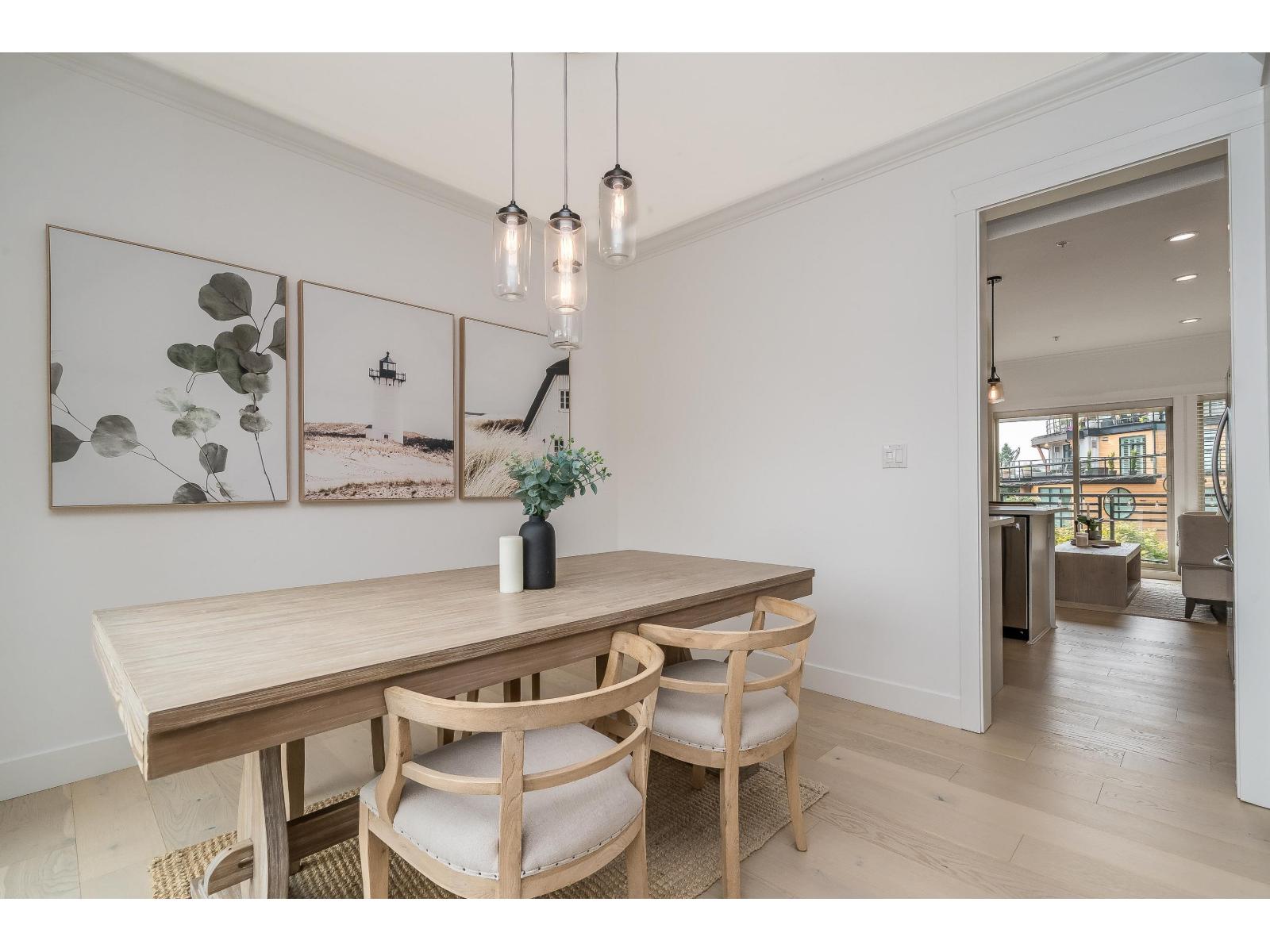 3 1424 EVERALL STREET, White Rock