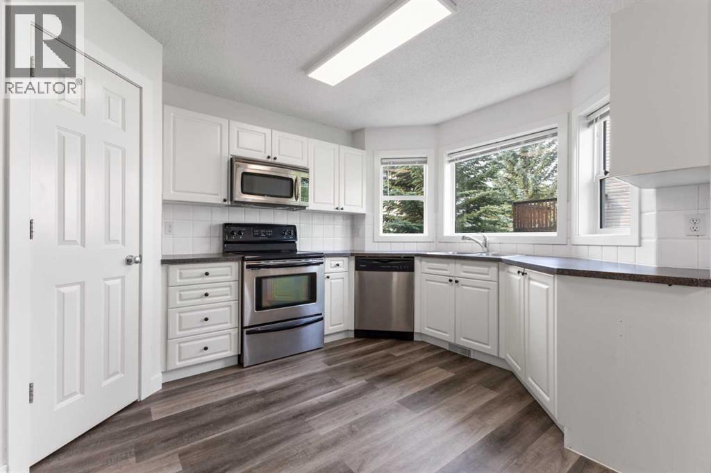Single Family House for Sale in  Sandarac Way NW Sandstone Valley Calgary 
