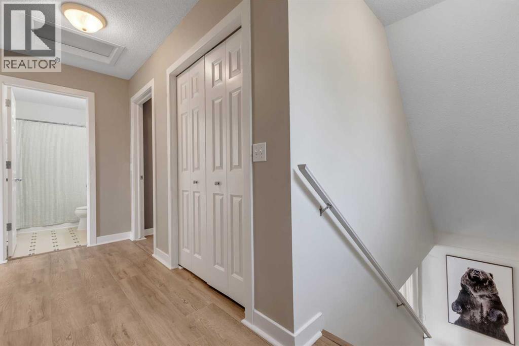 Single Family House for Sale in  Sandarac Way NW Sandstone Valley Calgary 