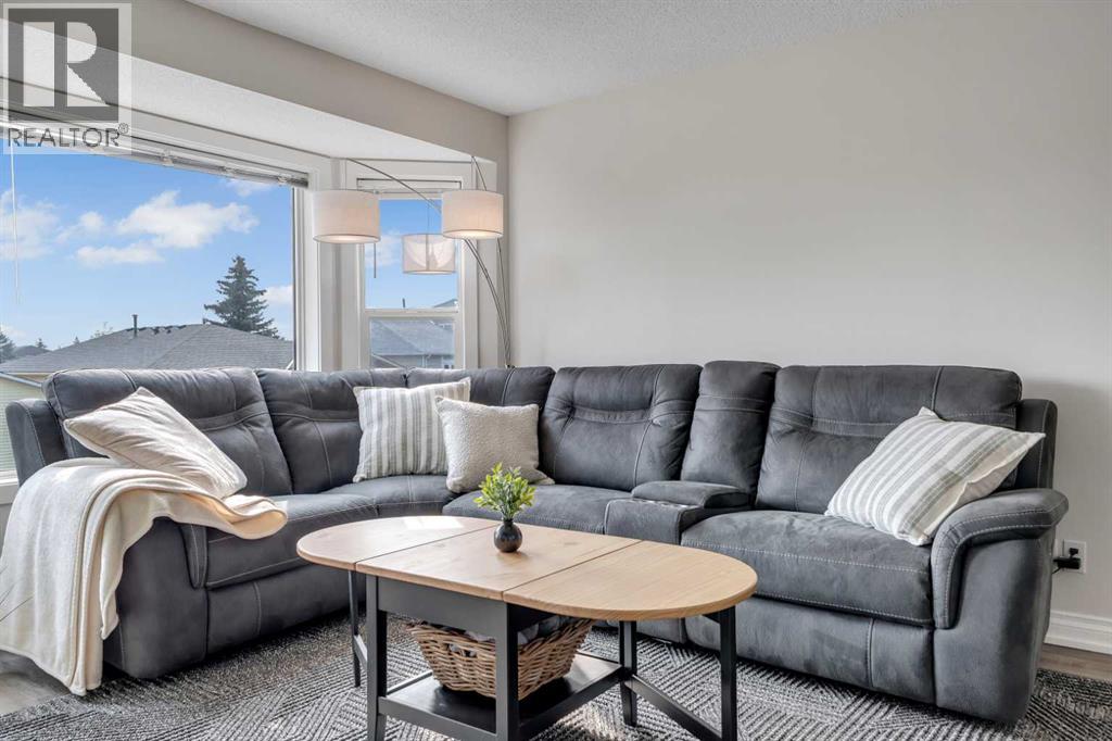 Single Family House for Sale in  Sandarac Way NW Sandstone Valley Calgary 