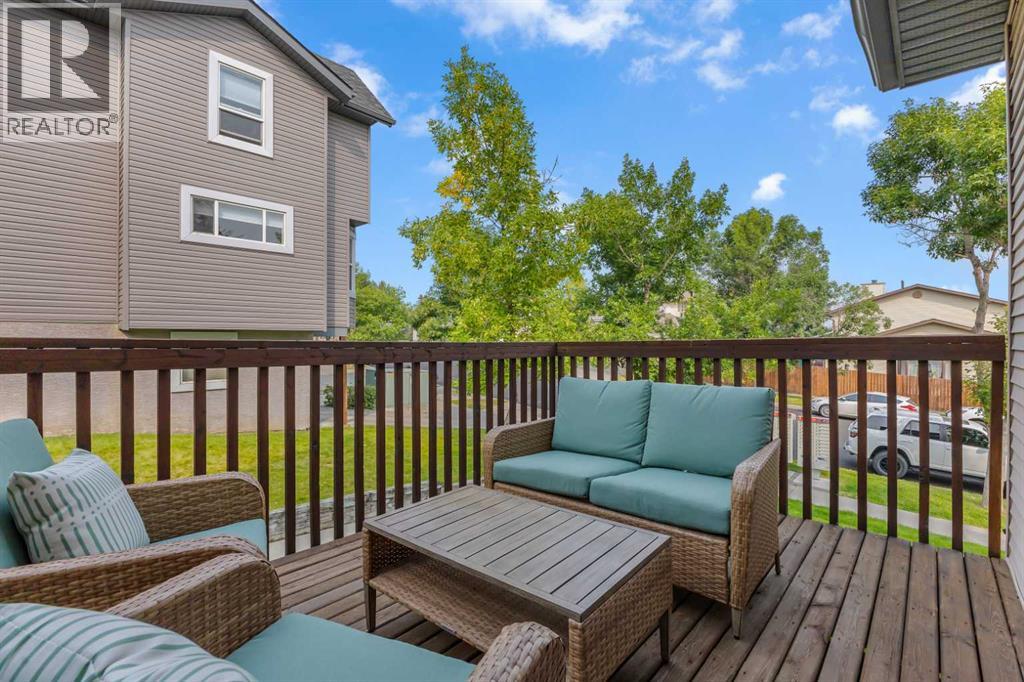 Single Family House for Sale in  Sandarac Way NW Sandstone Valley Calgary 