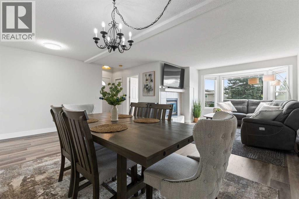 Single Family House for Sale in  Sandarac Way NW Sandstone Valley Calgary 