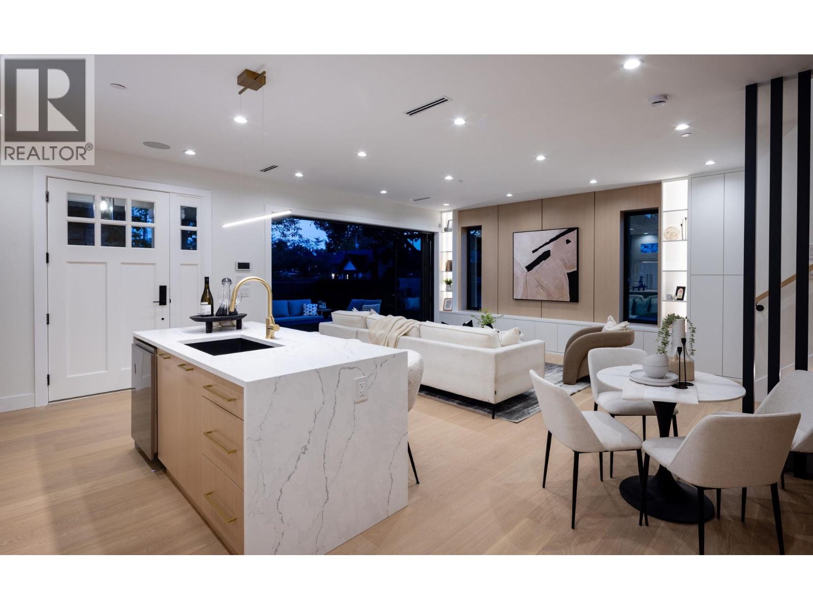 2307 E 3RD AVENUE, Vancouver