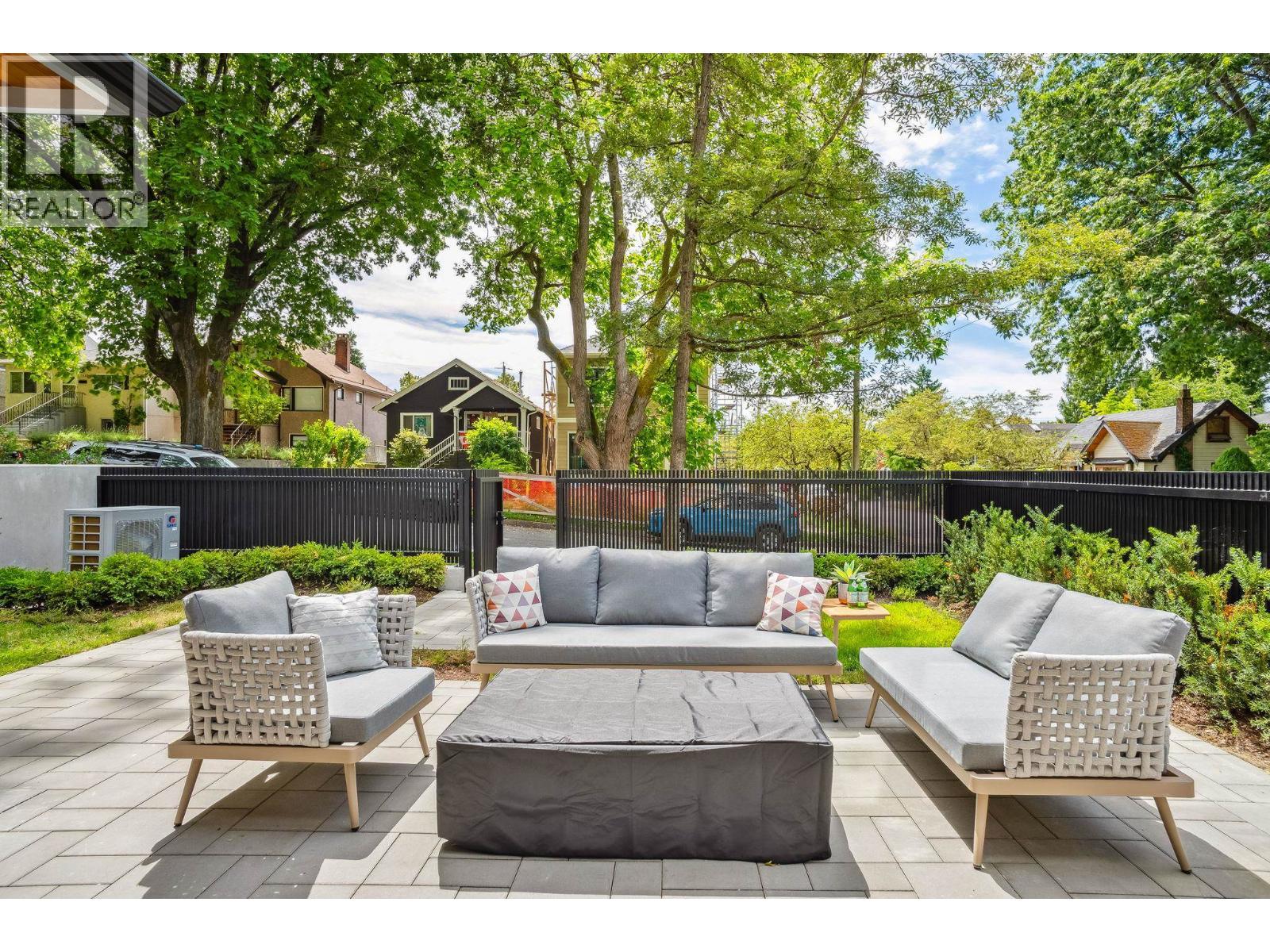 2307 E 3RD AVENUE, Vancouver