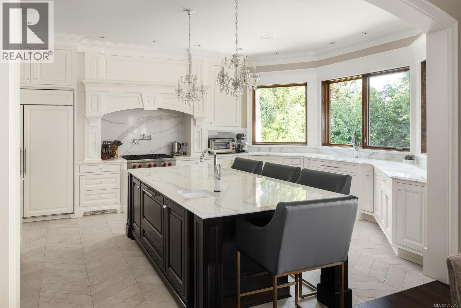  3375 Ripon Road, Oak Bay