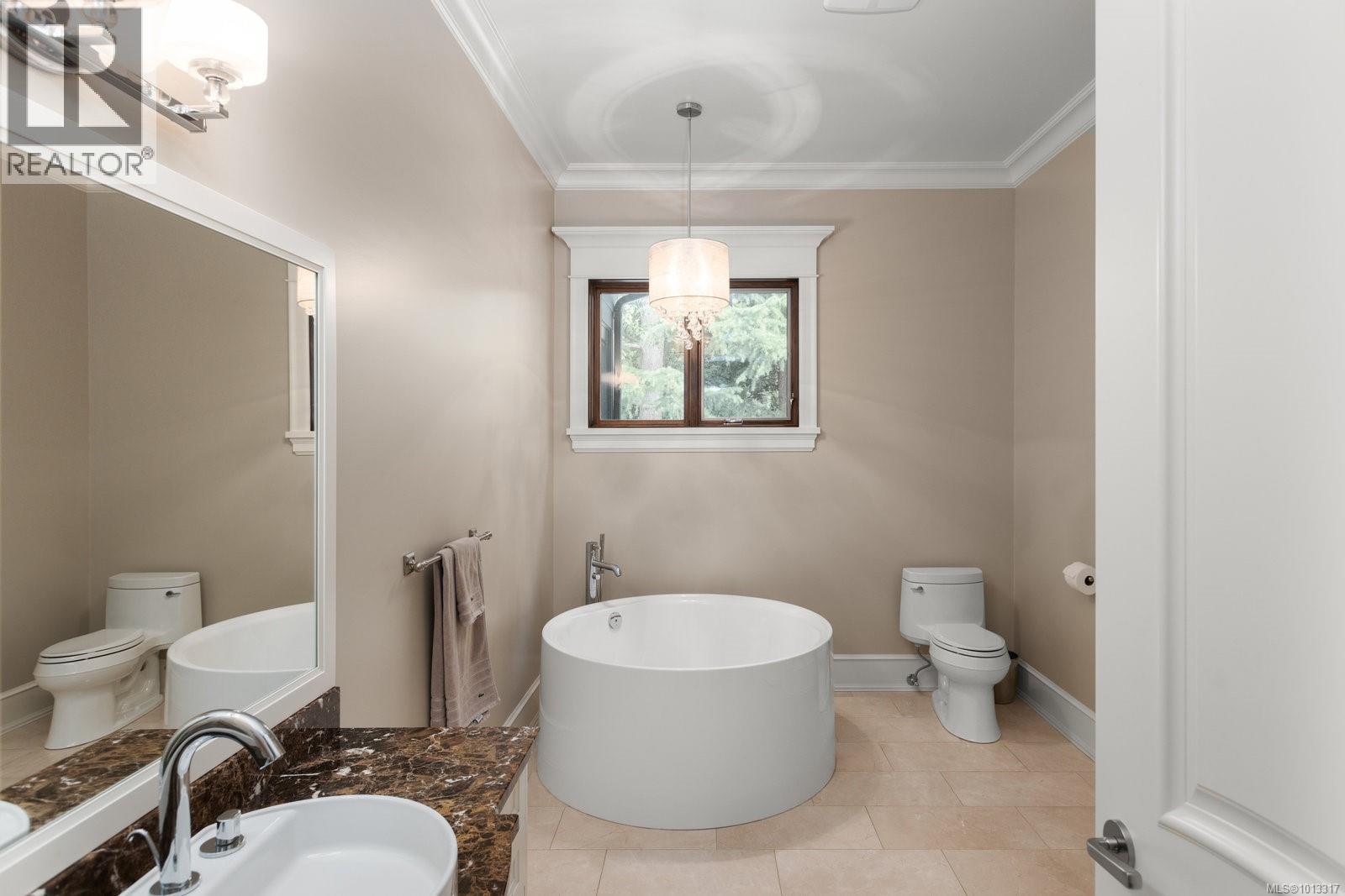  3375 Ripon Road, Oak Bay