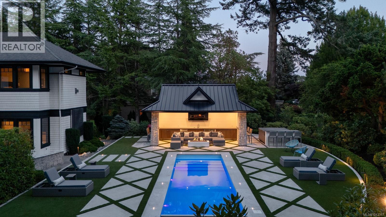  3375 Ripon Road, Oak Bay