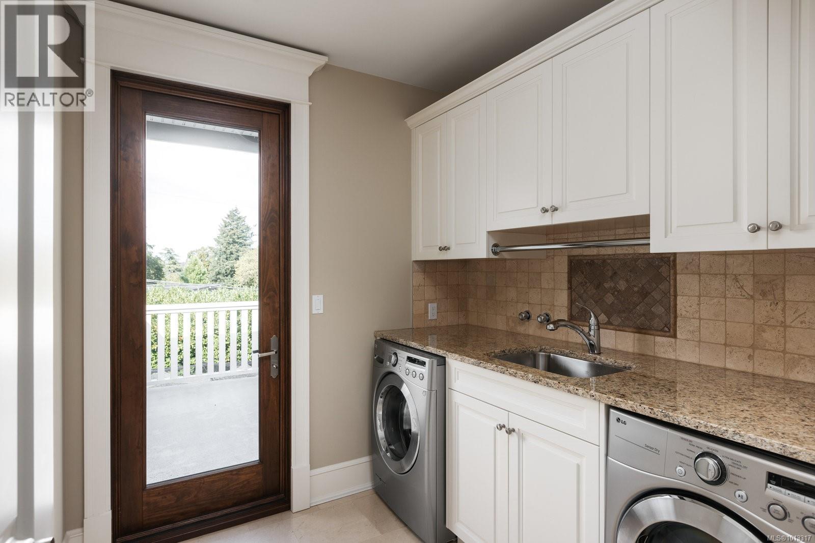  3375 Ripon Road, Oak Bay