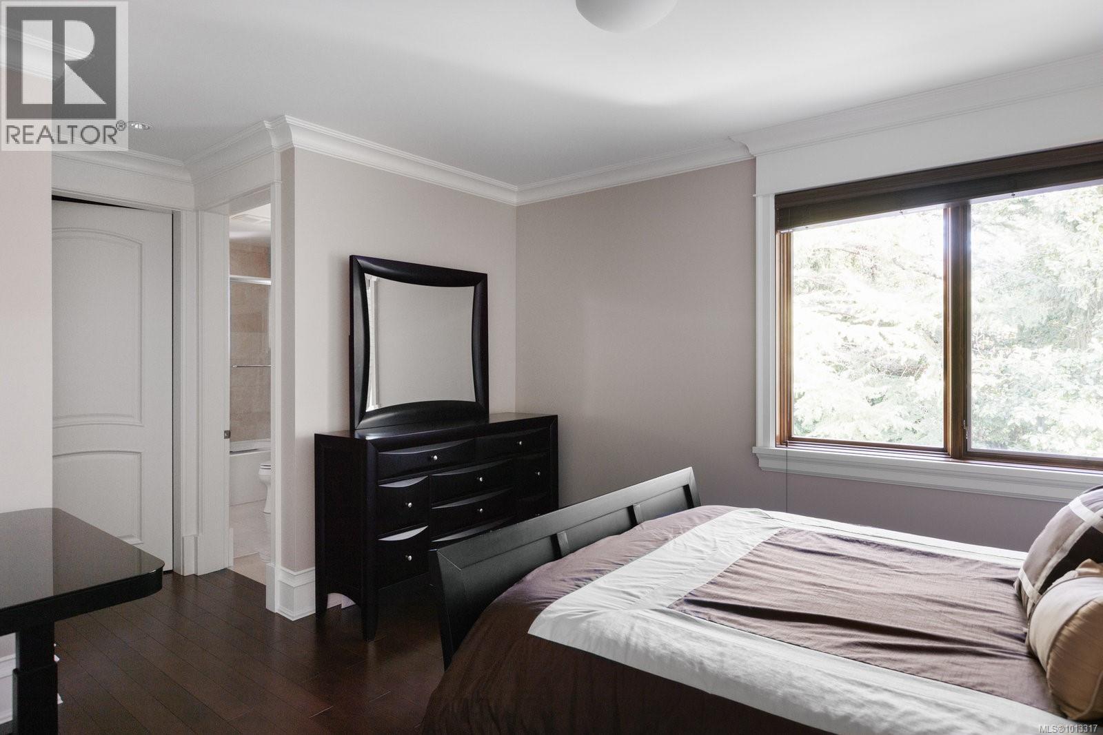  3375 Ripon Road, Oak Bay