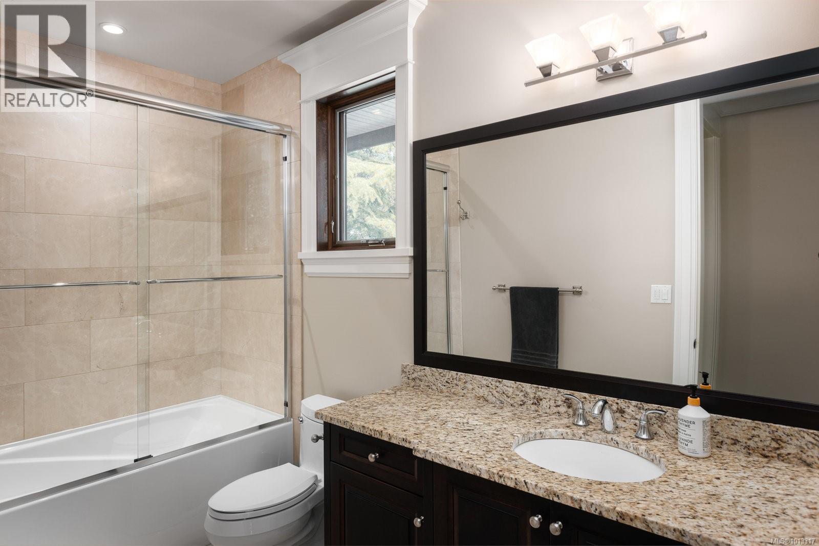  3375 Ripon Road, Oak Bay