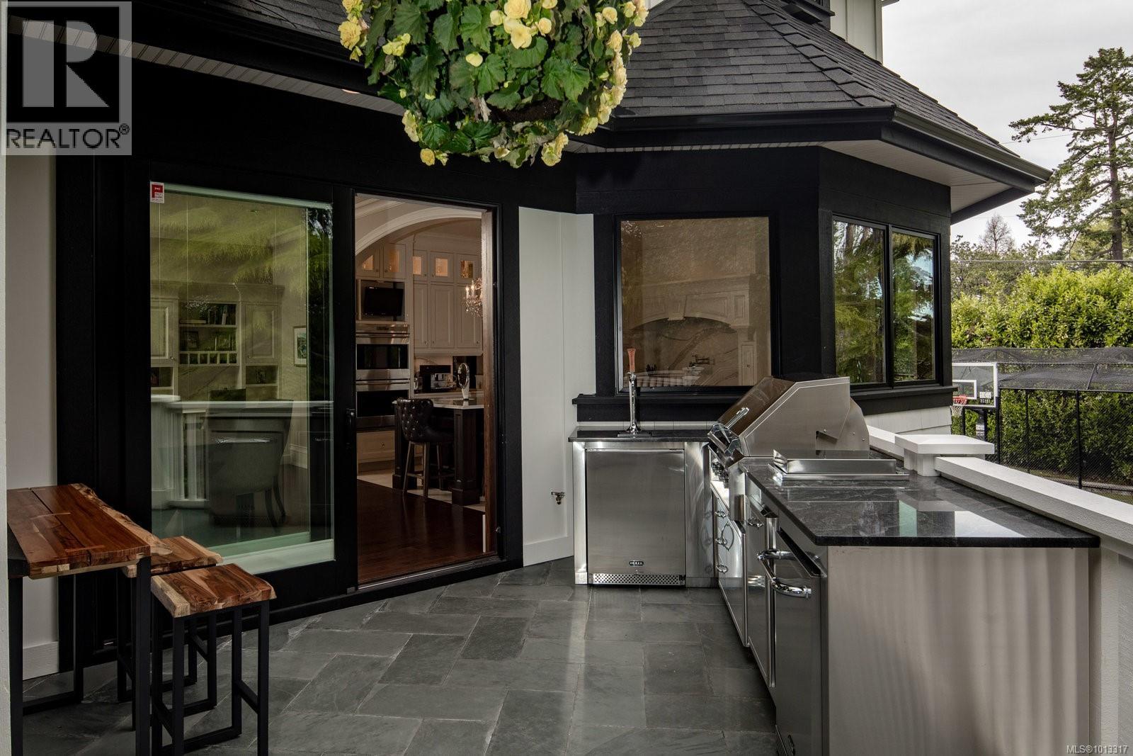  3375 Ripon Road, Oak Bay