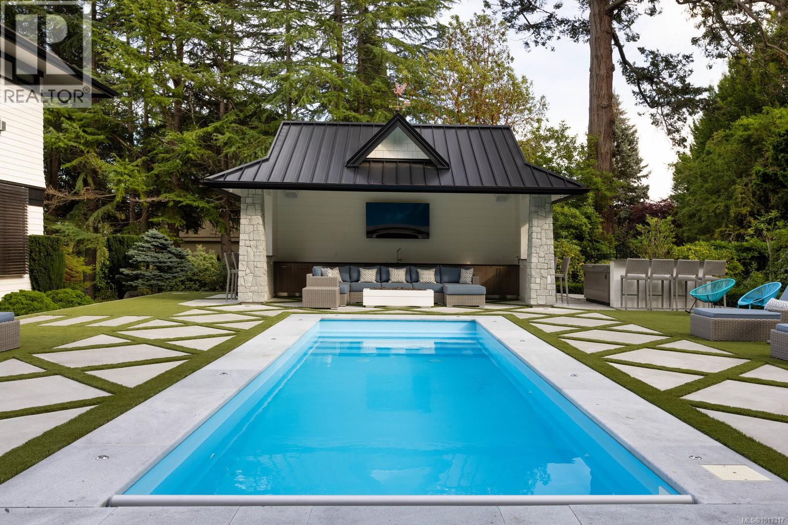  3375 Ripon Road, Oak Bay