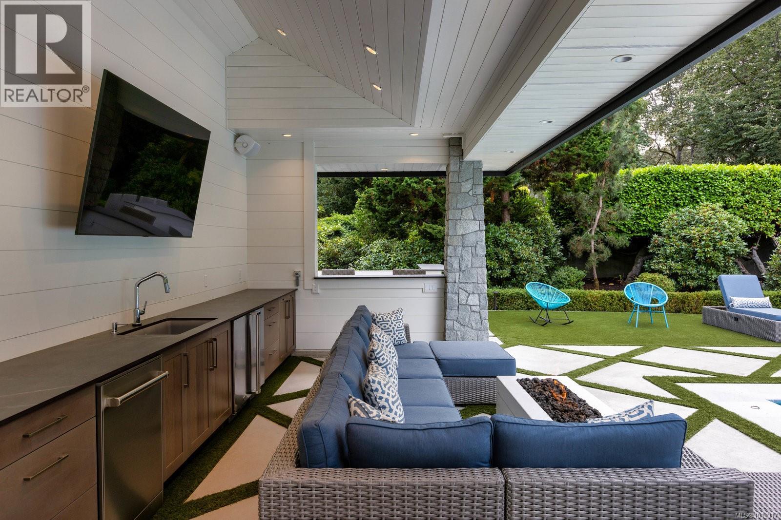  3375 Ripon Road, Oak Bay