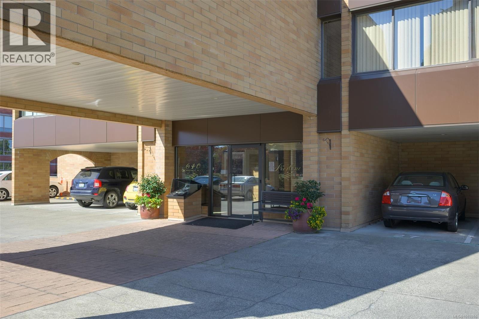 201 640 Montreal Street, Victoria