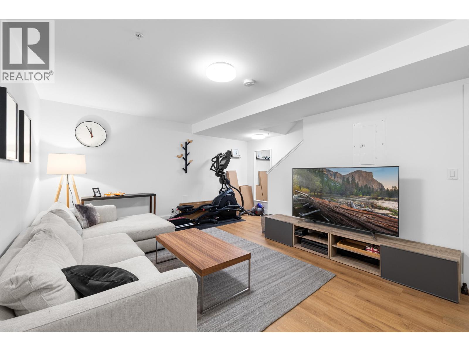 6 1133 RIDGEWOOD DRIVE, North Vancouver